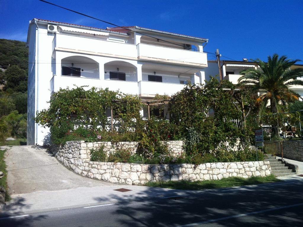 Pljesa Apartments Supetarska Draga Exterior photo